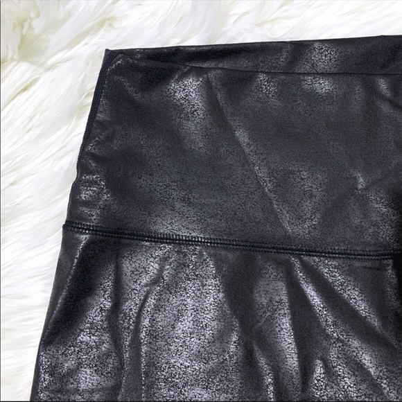 Aerie Hugger High Waisted Crackle Legging SOLD - Picture 1 of 4